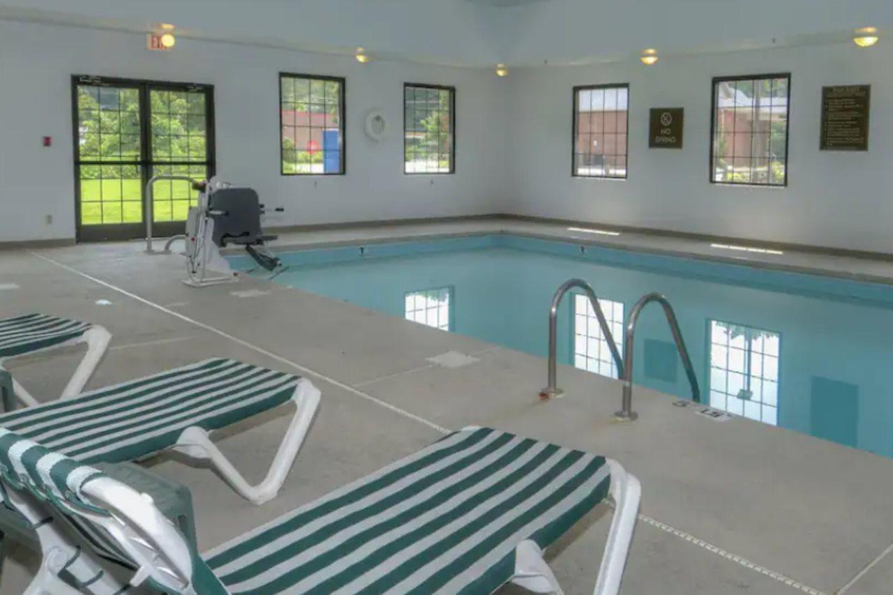 Comfort Inn Near Downtown & Blue Ridge Pkwy Marion Eksteriør billede