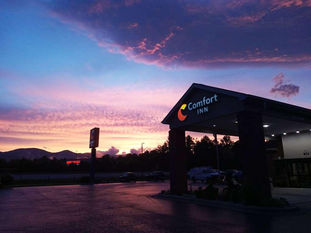 Comfort Inn Near Downtown & Blue Ridge Pkwy Marion Eksteriør billede