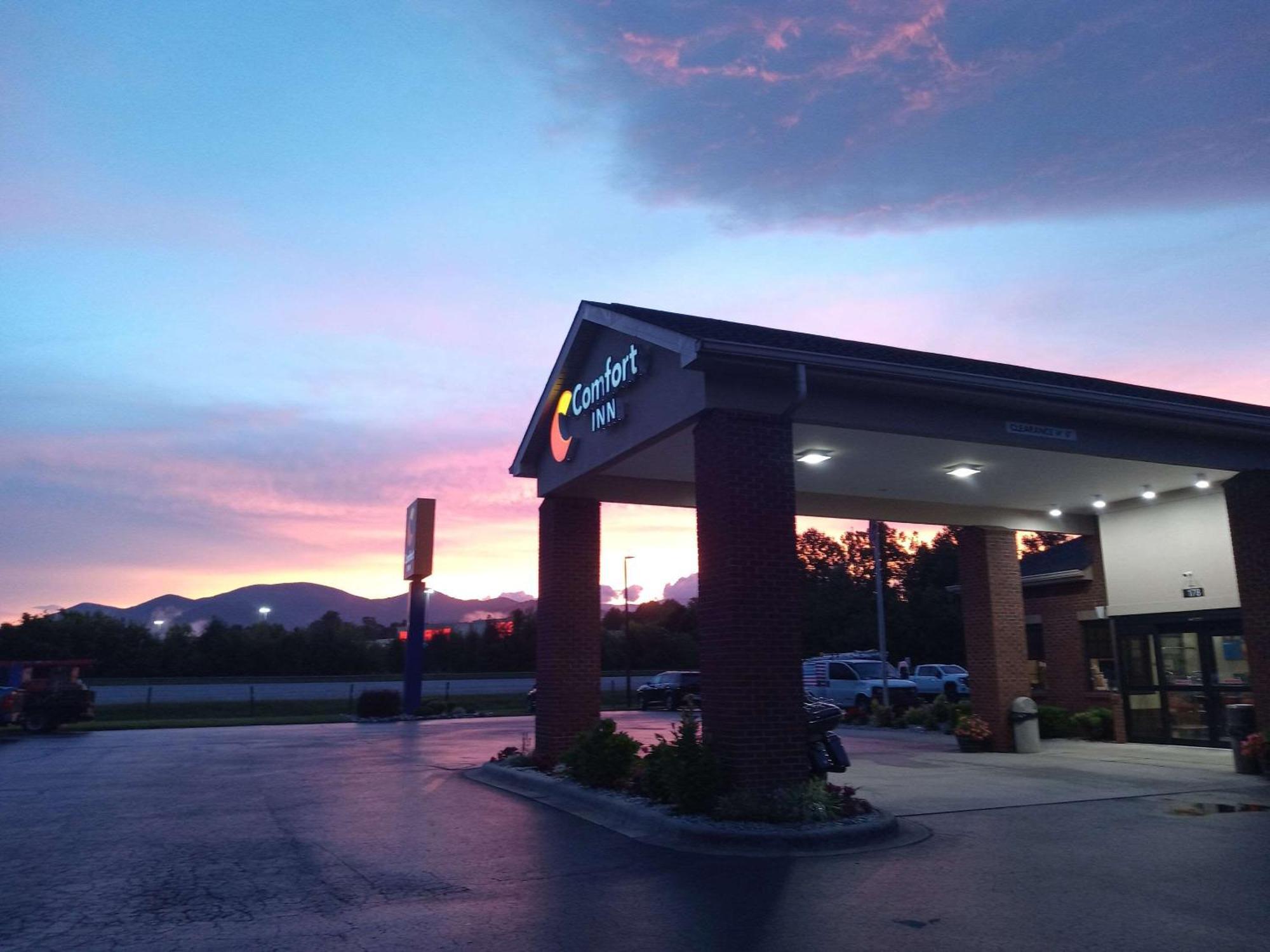 Comfort Inn Near Downtown & Blue Ridge Pkwy Marion Eksteriør billede